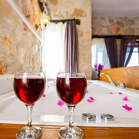 Marsilya Is Stone House For 8 People With A Magnificent Sea View In Kalkan וילה קס